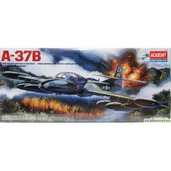 1:72 Сборная модель Самолет A-37B Dragon Fly