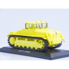 1:43 Тракторы №28 - ДЭТ-250