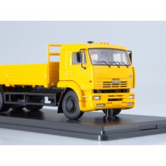 1:43 Масштабная модель КАМАЗ-65117 бортовой (ранний)