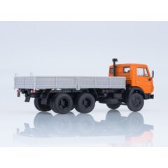 1:43 Масштабная модель КАМАЗ-5320 бортовой