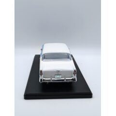 1:24 Масштабная модель CHEVROLET Bel Air 1956 Light Blue/White