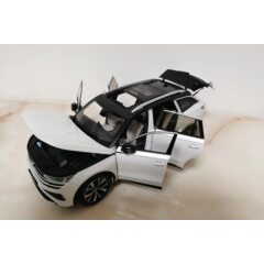 1:18 Модель VOLKSWAGEN Tavendor 2022 White м