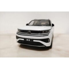 1:18 Модель VOLKSWAGEN Tavendor 2022 White м
