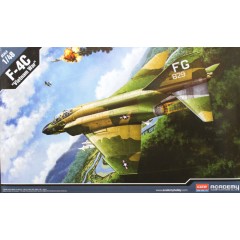 1:48 Сборная модель Авиация  F-4C Phantom "Vietnamese War"
