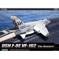 1:72 Сборная модель Самолет Usn F-8E VF-162 "The Hunters"