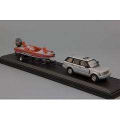 1:72 Масштабная модель Range Rover (2003) + прицеп с катером (в боксе)