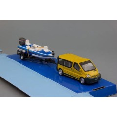 1:72 Масштабная модель Renault Traffic + прицеп с катером