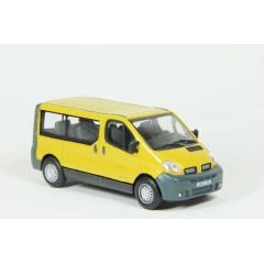 1:43 Масштабная модель Renault Trafic Minibus (yellow)