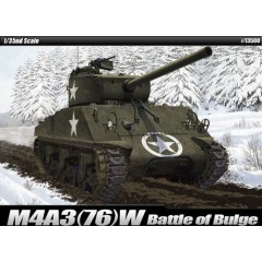 1:35 Сборная модель Танк M4A3 (76)W "Battle of Bulge"
