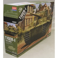 1:35 Сборная модель Танк Tiger-I "Gruppe Fehrmann, Essel 1945"