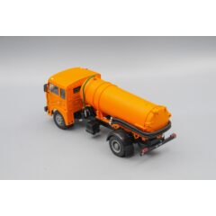 1:43 Kultowe Ciezarowki PRL-u №97 - JELCZ P325 SK-82