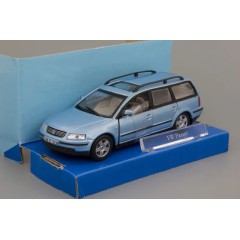 1:43 Масштабная модель Volkswagen Passat B5 Variant (blue)