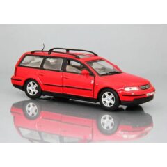 1:43 Масштабная модель Volkswagen Passat B5 Variant (red)