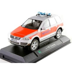1:24 Масштабная модель Volkswagen Touareg Notarzt пожарная скорая помощь