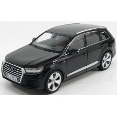 1:18 Масштабная модель Audi Q7 2015 Black
