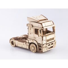 1:35 Сборная модель КАМАЗ-5490 седельный тягач