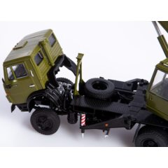 1:43 Масштабная модель Автокран КС-3575А (53213) хаки