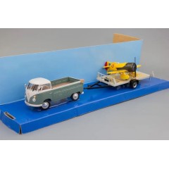 1:43 Масштабная модель VW T1 PickUp + прицеп-платформа с самолетом