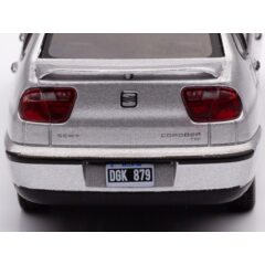 1:43 Масштабная модель SEAT Cordoba 2000 серебристый