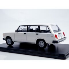 1:24 Легендарные Советские Автомобили №102 - Волжский-21044 "Жигули"