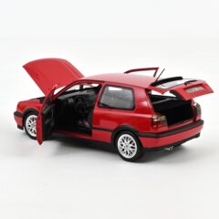 1:18 Масштабная модель VW Golf III GTI (3-двери) 1996 Flash Red