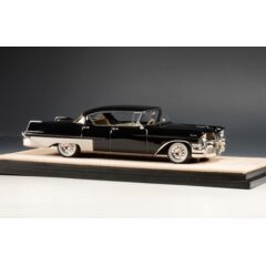 1:43 Масштабная модель CADILLAC Fleetwood Sixty Special 1957 Black