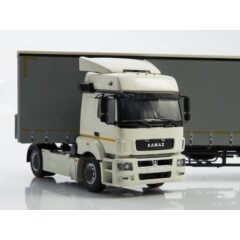 1:43 Масштабная модель КАМАЗ-5490 с полуприцепом НЕФАЗ-93341