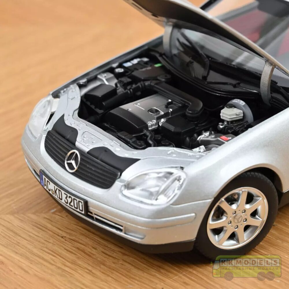 1:18 Масштабная модель MERCEDES-BENZ SLK (R172) Convertible 1996 Brillant Silver