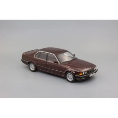 1:18 Масштабная модель BMW 730I (E32) - 1986 - Red Metallic