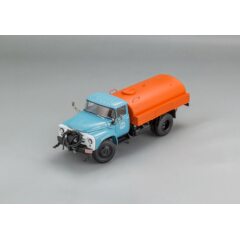 1:43 Комплект из двух Автомобилей Поливомоечных «ПМ-130Б» - 1973 г. Москва