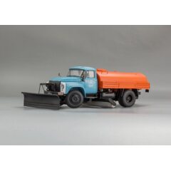 1:43 Комплект из двух Автомобилей Поливомоечных «ПМ-130Б» - 1973 г. Москва