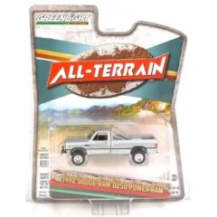1:64 Масштабная модель DODGE RAM D250 Power Ram пикап с защитной дугой в кузове 1992 Sterling Silver
