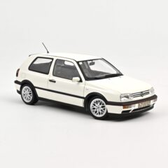1:18 Масштабная модель VW Golf III GTI (3-двери) 1996 Candy White