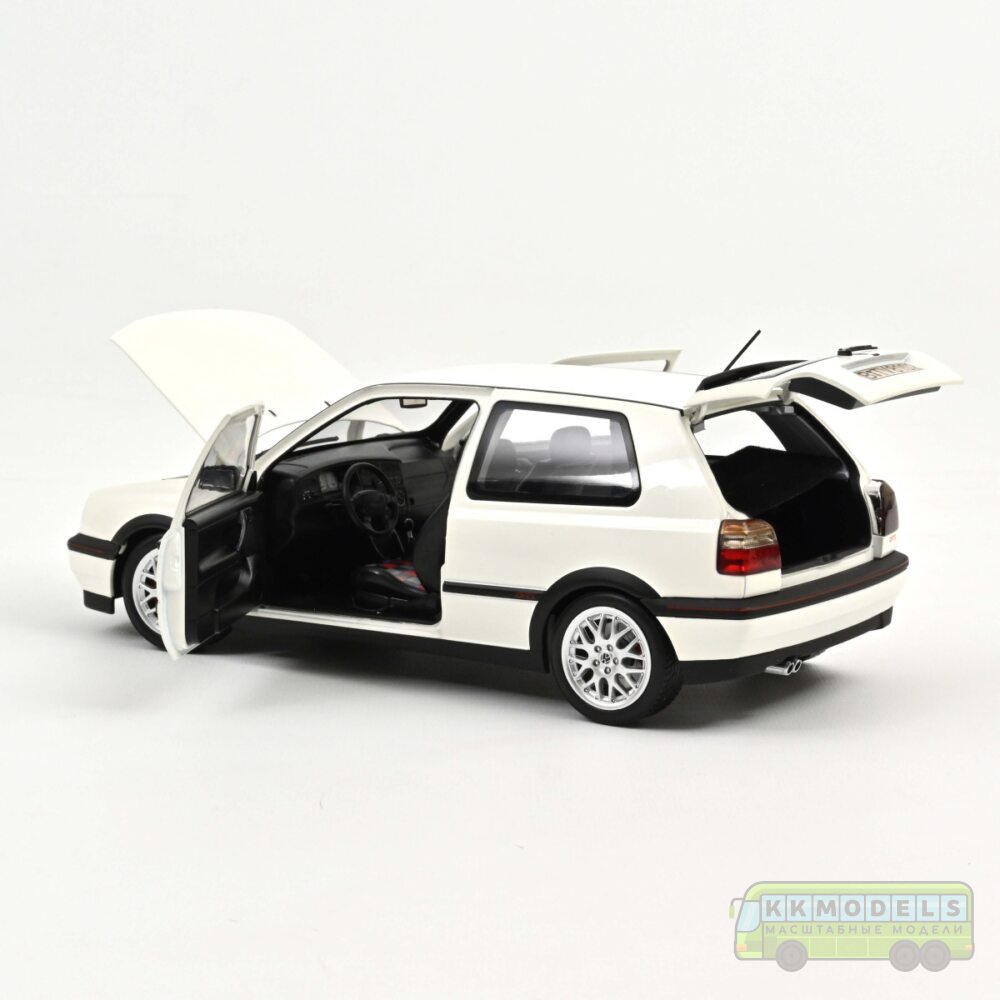 1:18 Масштабная модель VW Golf III GTI (3-двери) 1996 Candy White