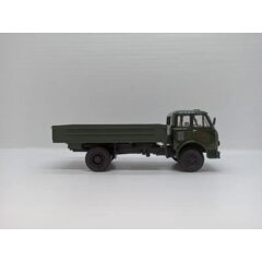 1:43 Масштабная модель МАЗ 500 бортовой, темно-зеленый