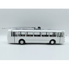 1:43 Масштабная модель Троллейбус ЗиУ-5 иней