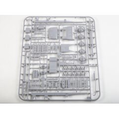 1:35 Сборная модель ЗИЛ-130В1 с полуприцепом ОДАЗ-885