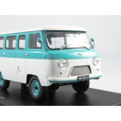 1:24 Легендарные Советские Автомобили №20 – УАЗ-452В