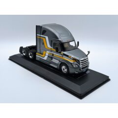 1:43 Масштабная модель седельный тягач FREIGHTLINER Cascadia 2018 Grey Metallic