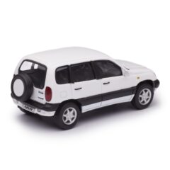 1:43 Масштабная модель Chevrolet Niva Шеви Нива 2003 белый