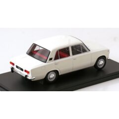 1:24 Масштабная модель FIAT 124 1970 White