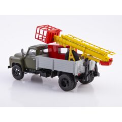 1:43 Масштабная модель ТВГ-15 (52)