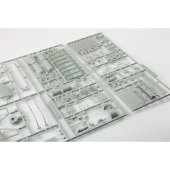 1:35 Сборная модель Авиация UH-1C Huey "Frog"