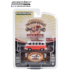 1:64 Масштабная модель VW T1 Samba Bus с досками для серфинга "The Busted Knuckle Garage Service & Sales" 1964 Orange/White