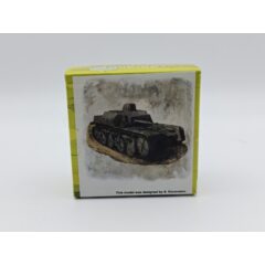 1:100 Сборная модель Французский лёгкий танк Renault AMR35 ZT3
