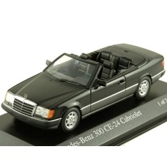 1:43 Масштабная модель Mercedes-Benz 300 CE-24 Cabriolet (W124) 1990 Black