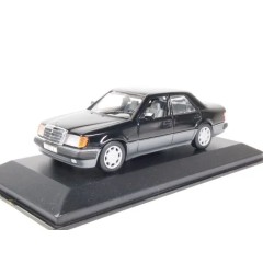 1:43 Масштабная модель Mercedes-Benz 500E V8 (blue black metallic)