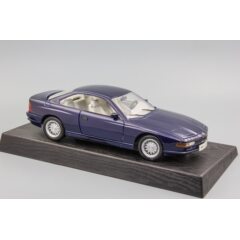 1:18 Масштабная модель BMW 850i (1990) Blue