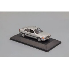1:43 Масштабная модель Mercedes-Benz C220 (W202), silver