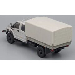 1:43 Масштабная модель ГАЗон C42A33 бортовой (с тентом), серебристый / серый